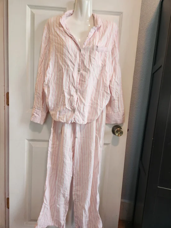Victoria's Secret Pink and White Striped Sleep Top - Picture 1 of 3